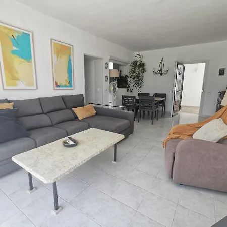 Sunny 3 Bedroom Sleeps 5 Walking Distance Transport Restaurants And Supermarkets Torreblanca *